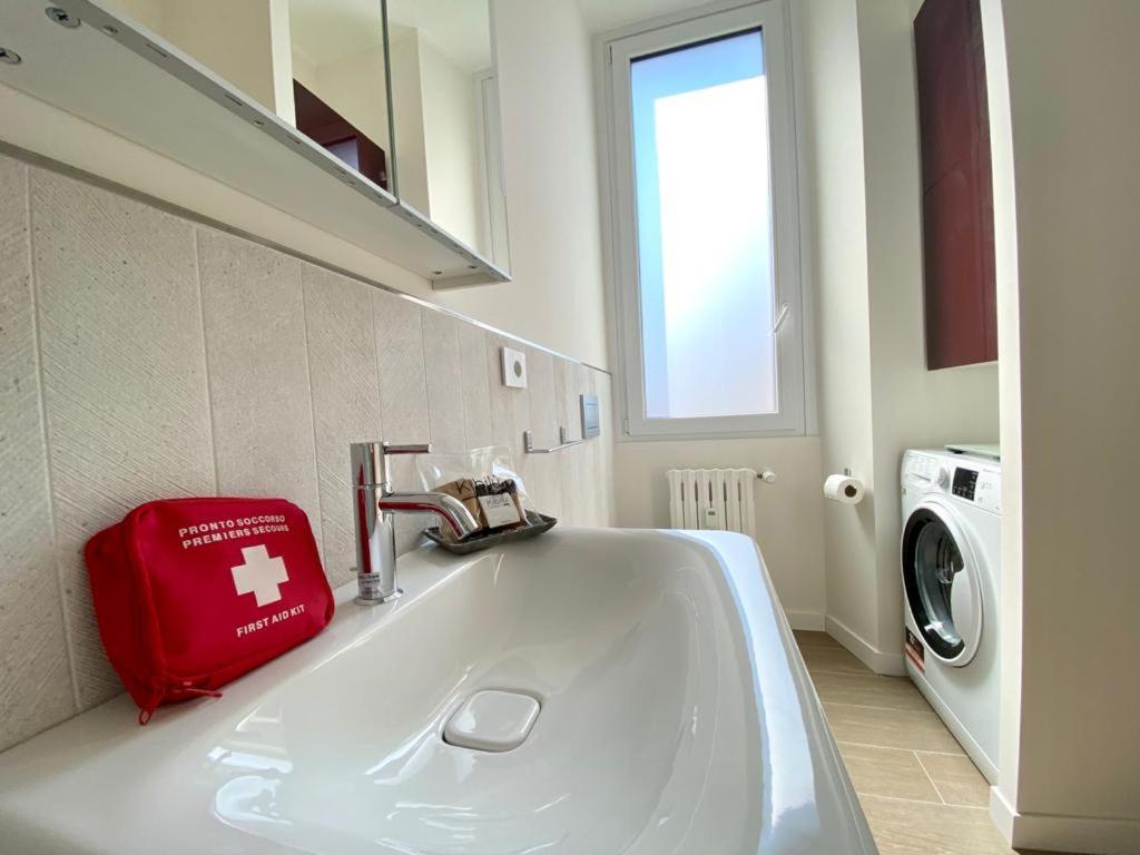 Kibilu - Viale Regina Margherita Milano Exteriör bild
